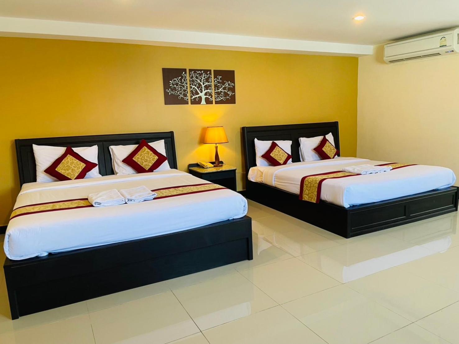 The Grand Day Night Hotell Pattaya Exteriör bild