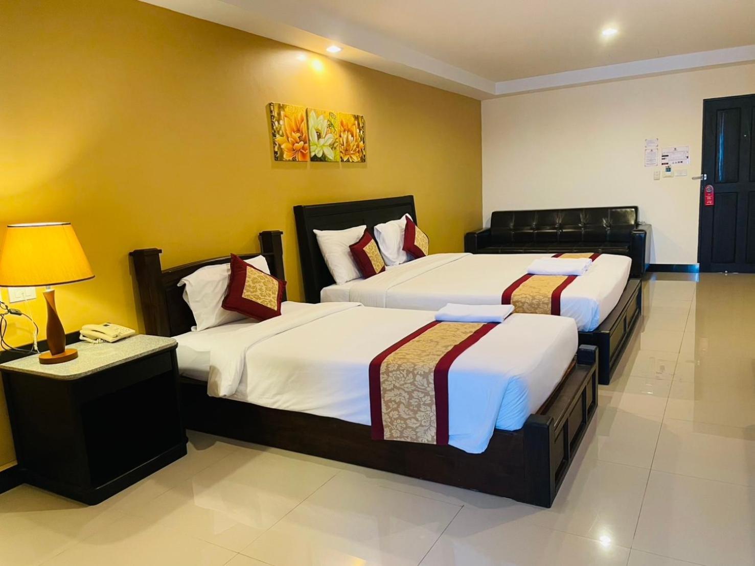The Grand Day Night Hotell Pattaya Exteriör bild